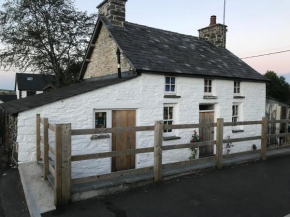 Gorgeous Welsh country grade II listed cottage